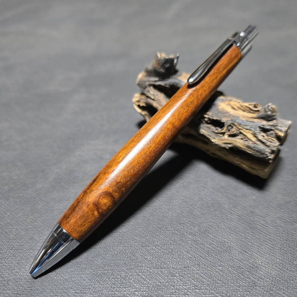 極上杢の欅とレジンの高級木箱 欅玉杢八角箱 |