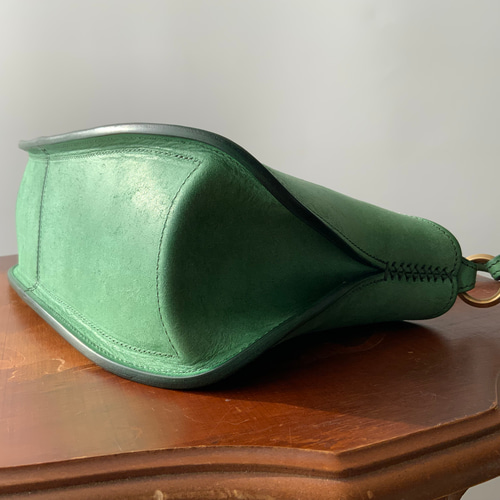 OUTLET】イタリアンレザー(マルゴー)のショルダーバッグ『ブリッグ：M