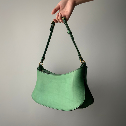 OUTLET】イタリアンレザー(マルゴー)のショルダーバッグ『ブリッグ：M