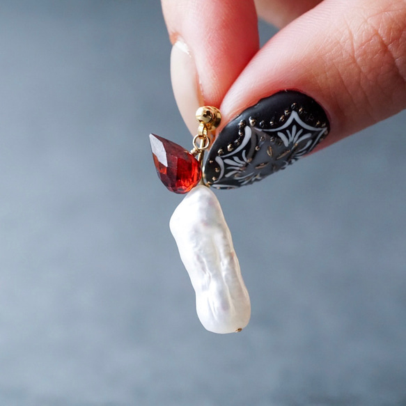 「灯火」キャンドル ピアス イヤリング ろうそく クリスマス ガーネット 淡水パール 天然石 1月誕生石 冬 プレゼント 7枚目の画像