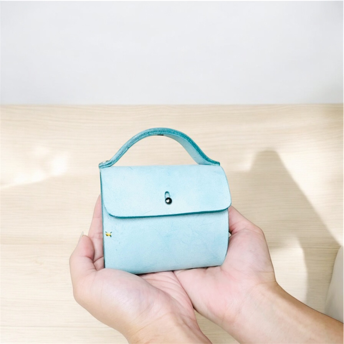 【送料無料】バック型　本革　ミニ財布