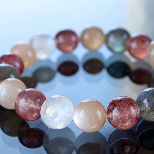 オレンジムーンストーンとストロベリークオーツを組み合わせてみました