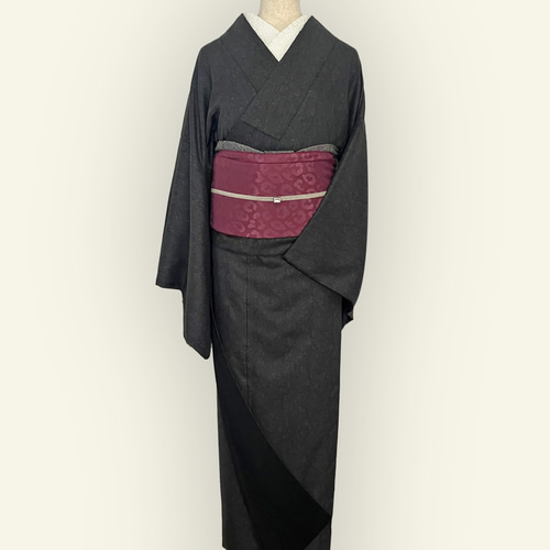 着物 袷 唐草 墨黒 オリジナルきもの 色無地風 ポリエステル 洗える