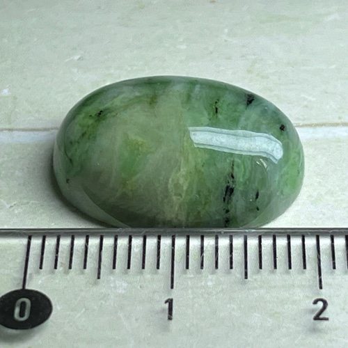幻のヒスイ 北海道 日高翡翠 第三の翡翠 原石 ラフストーン 幻の