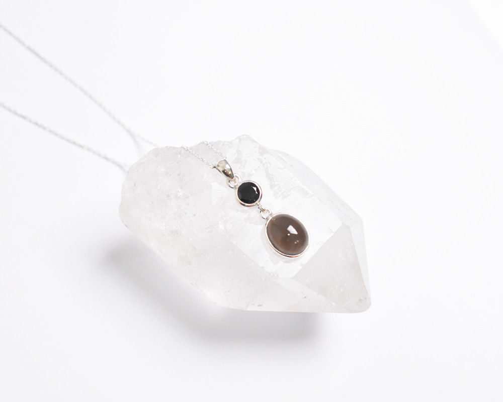 スモーキークォーツとブラックスピネルのシルバーネックレス　シルバー925　天然石 4,851円