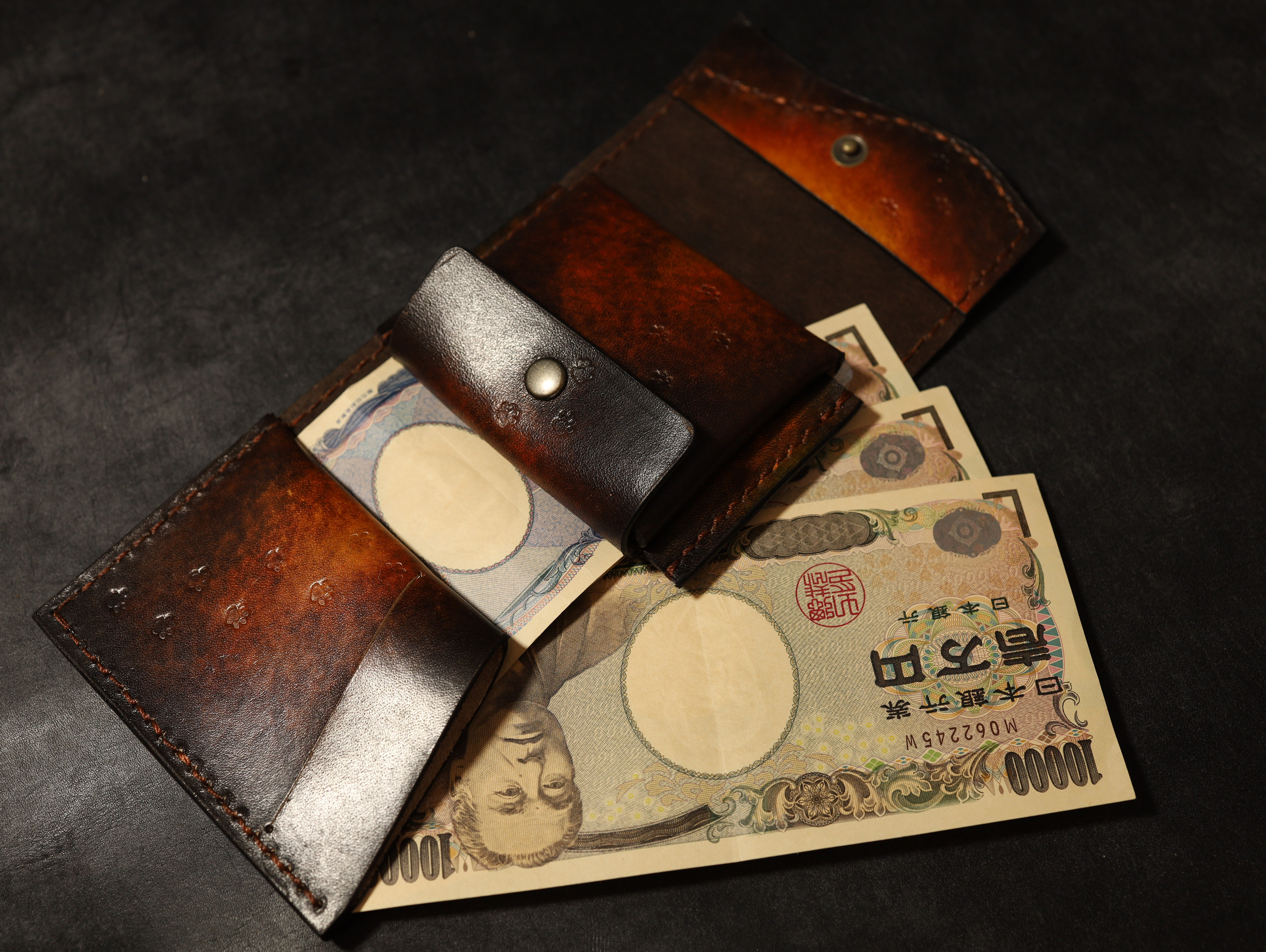 【猫の肉球ミニ財布】アンティーク手染めの高級レザー  ブラウン 本革 ギフト プレゼント