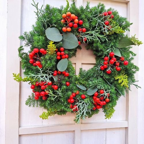 針葉樹香るクリスマスフレッシュリース/サンキライの実/選べる2サイズ