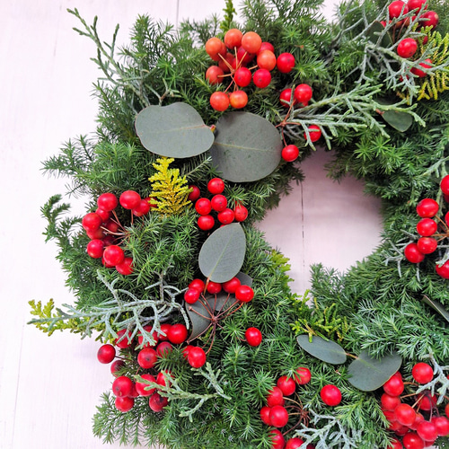 針葉樹香るクリスマスフレッシュリース/サンキライの実/選べる2サイズ