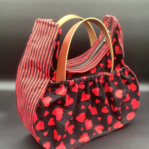 れ*ゃ様 ハンドメイド•トートバッグ•手提げバッグ•赤•ドット柄•帆布•ハート れ*ゃ様 ハンドメイド•トートバッグ•手提げバッグ•赤•ドット柄
