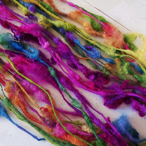 アートヤーン テイルスピニング 手紡ぎ（品番361） 毛糸 四つ実 通販