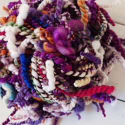 アートヤーン スパイラル 手紡ぎ（品番384） 毛糸 四つ実 通販