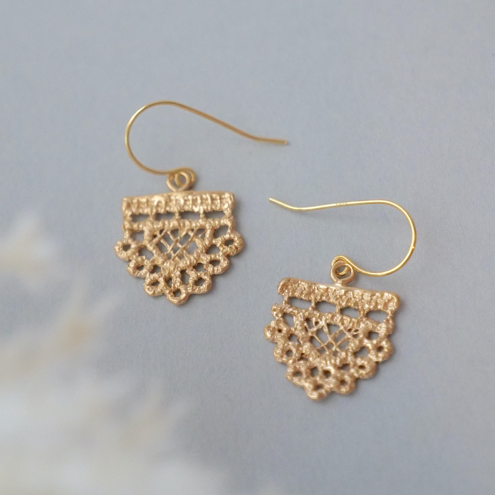 18KGP　ポムドットクロシェピアス