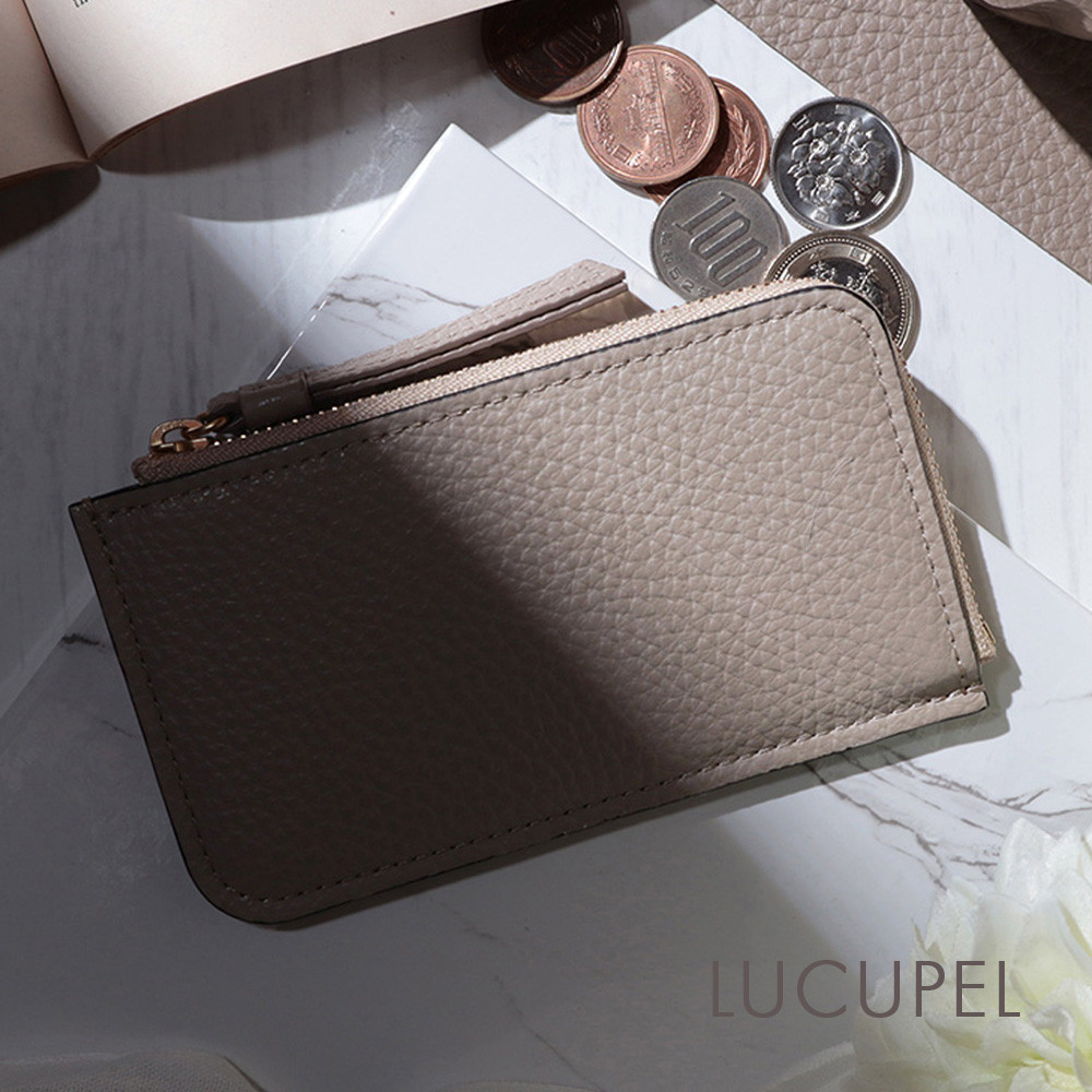 洗練された薄型デザインでカードも小銭もスマートに収納あなたの日常をおしゃれに彩ります/フラグメントケース/グレージュ