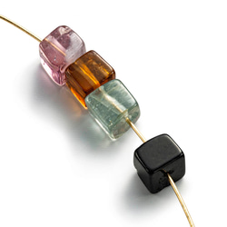 1粒売り ブラックアゲート×クォーツ 縦穴ハート19×20mm 天然石