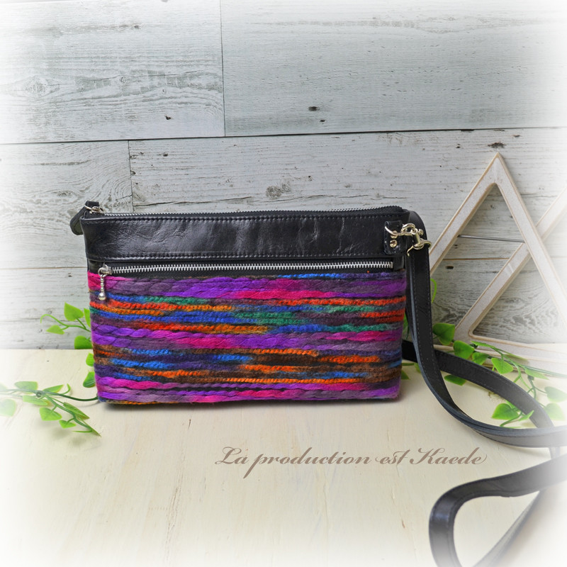 レザー：毛糸みたいなサコッシュ