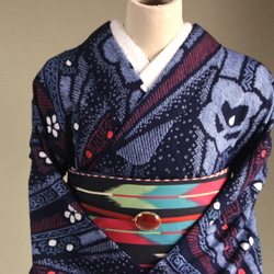 ◇現代 有松鳴海絞　浴衣◇【濃紺紫赤緑他】高級感漂う熨斗柄に桔梗など細かい絞りで表現　スモールサイズ裄66ｃｍ　木綿浴衣 3枚目の画像