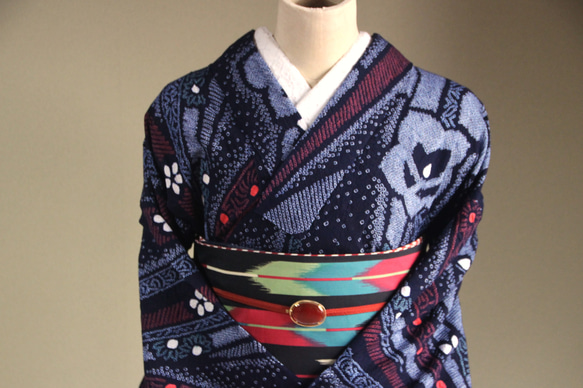 ◇現代 有松鳴海絞　浴衣◇【濃紺紫赤緑他】高級感漂う熨斗柄に桔梗など細かい絞りで表現　スモールサイズ裄66ｃｍ　木綿浴衣 3枚目の画像