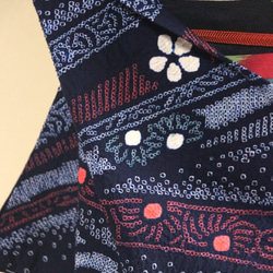 ◇現代 有松鳴海絞　浴衣◇【濃紺紫赤緑他】高級感漂う熨斗柄に桔梗など細かい絞りで表現　スモールサイズ裄66ｃｍ　木綿浴衣 13枚目の画像