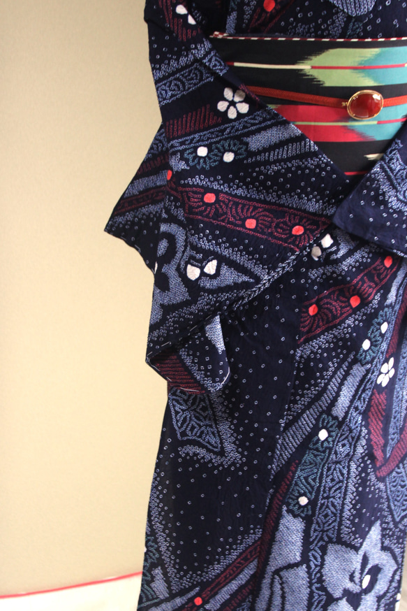 ◇現代 有松鳴海絞　浴衣◇【濃紺紫赤緑他】高級感漂う熨斗柄に桔梗など細かい絞りで表現　スモールサイズ裄66ｃｍ　木綿浴衣 14枚目の画像