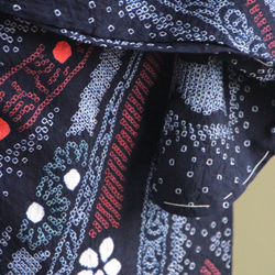 ◇現代 有松鳴海絞　浴衣◇【濃紺紫赤緑他】高級感漂う熨斗柄に桔梗など細かい絞りで表現　スモールサイズ裄66ｃｍ　木綿浴衣 7枚目の画像