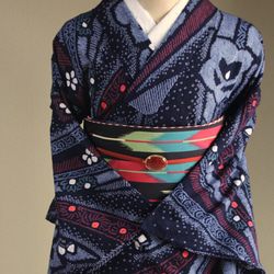 ◇現代 有松鳴海絞　浴衣◇【濃紺紫赤緑他】高級感漂う熨斗柄に桔梗など細かい絞りで表現　スモールサイズ裄66ｃｍ　木綿浴衣 5枚目の画像