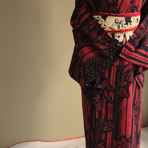 有松絞り　赤と黒の花柄 浴衣　新品同様　ゆったり 楽天市場】浴衣 有松絞り レディース 国産 雪花絞り 青 赤