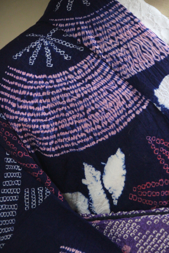 ◆アウトレット◆現代 有松鳴海絞　浴衣◇【濃紺赤桃】笹と扇　珍しい意匠　トールサイズ裄67.5ｃｍ　木綿浴衣　 7枚目の画像