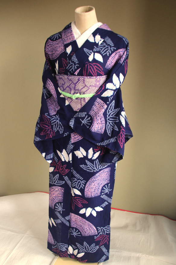 ◆アウトレット◆現代 有松鳴海絞　浴衣◇【濃紺赤桃】笹と扇　珍しい意匠　トールサイズ裄67.5ｃｍ　木綿浴衣　 12枚目の画像
