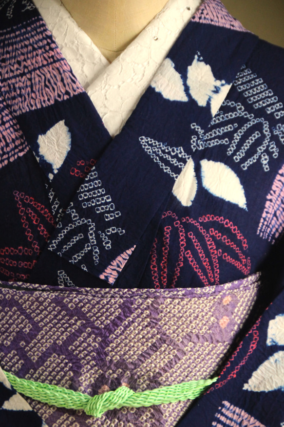 ◆アウトレット◆現代 有松鳴海絞　浴衣◇【濃紺赤桃】笹と扇　珍しい意匠　トールサイズ裄67.5ｃｍ　木綿浴衣　 6枚目の画像