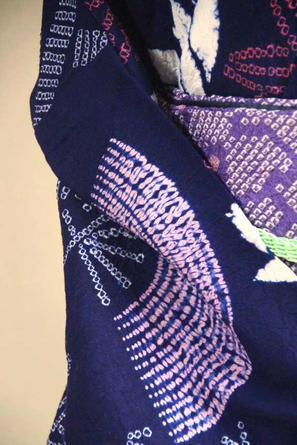 ◆アウトレット◆現代 有松鳴海絞　浴衣◇【濃紺赤桃】笹と扇　珍しい意匠　トールサイズ裄67.5ｃｍ　木綿浴衣　 4枚目の画像