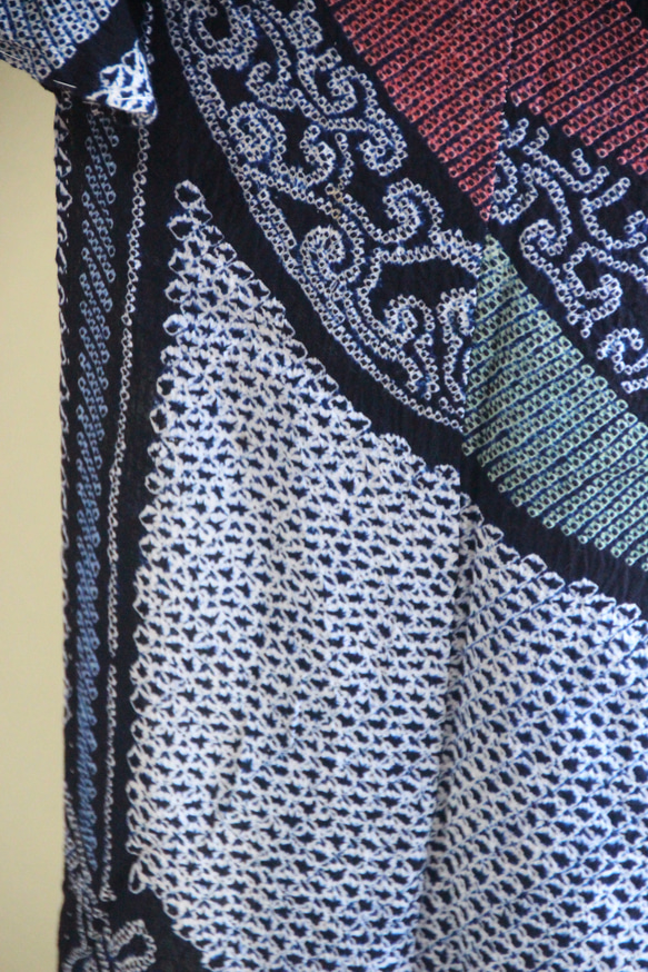 ◆アウトレット◆現代 有松鳴海絞　浴衣◇【濃紺他】縦縞とオリエンタルな琵琶の調べが耽美　スモールサイズ裄66ｃｍ　木綿 11枚目の画像