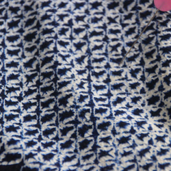 ◆アウトレット◆現代 有松鳴海絞　浴衣◇【濃紺他】縦縞とオリエンタルな琵琶の調べが耽美　スモールサイズ裄66ｃｍ　木綿 7枚目の画像