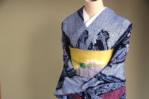 ◆アウトレット◆現代 有松鳴海絞　浴衣◇【濃紺他】縦縞とオリエンタルな琵琶の調べが耽美　スモールサイズ裄66ｃｍ　木綿 18枚目の画像