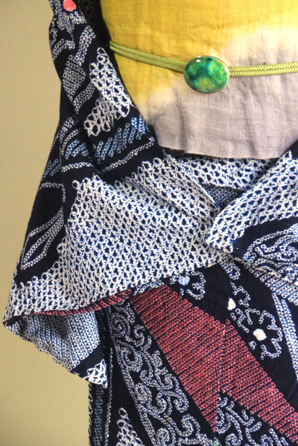 ◆アウトレット◆現代 有松鳴海絞　浴衣◇【濃紺他】縦縞とオリエンタルな琵琶の調べが耽美　スモールサイズ裄66ｃｍ　木綿 4枚目の画像