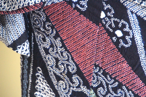 ◆アウトレット◆現代 有松鳴海絞　浴衣◇【濃紺他】縦縞とオリエンタルな琵琶の調べが耽美　スモールサイズ裄66ｃｍ　木綿 20枚目の画像