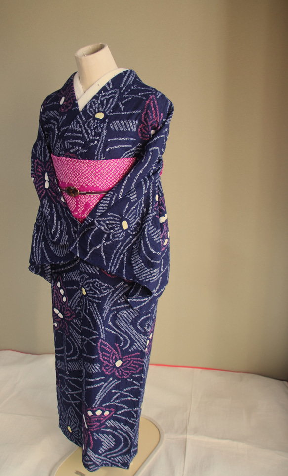 ◇現代 有松鳴海絞　浴衣◇【濃紺桃黄】川面に蝶が遊ぶ　トールサイズ裄68.5ｃｍ　木綿浴衣　 15枚目の画像