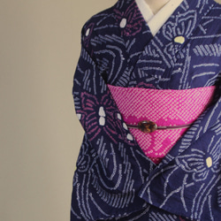 ◇現代 有松鳴海絞　浴衣◇【濃紺桃黄】川面に蝶が遊ぶ　トールサイズ裄68.5ｃｍ　木綿浴衣　 7枚目の画像