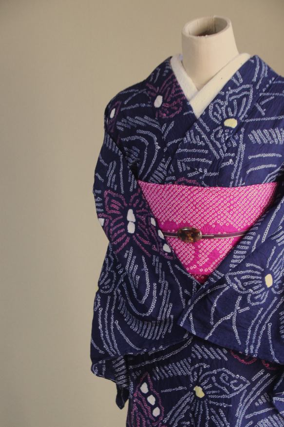 ◇現代 有松鳴海絞　浴衣◇【濃紺桃黄】川面に蝶が遊ぶ　トールサイズ裄68.5ｃｍ　木綿浴衣　 7枚目の画像