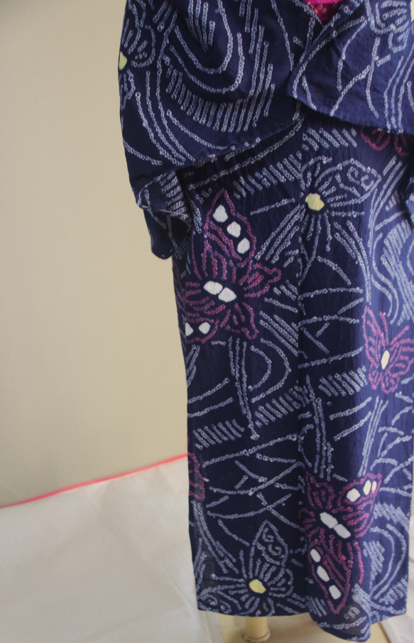 ◇現代 有松鳴海絞　浴衣◇【濃紺桃黄】川面に蝶が遊ぶ　トールサイズ裄68.5ｃｍ　木綿浴衣　 11枚目の画像