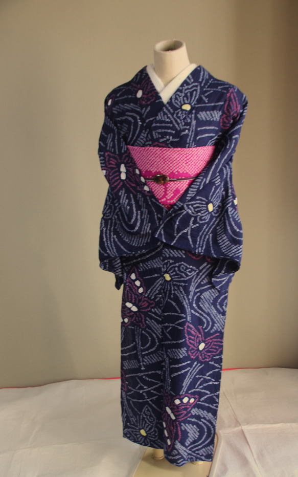 ◇現代 有松鳴海絞　浴衣◇【濃紺桃黄】川面に蝶が遊ぶ　トールサイズ裄68.5ｃｍ　木綿浴衣　 9枚目の画像