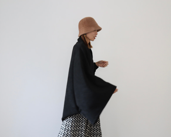 秋冬3way大人の高級メルトンフリースストール／ストールにもアウターにもブランケットにも使い方色々／ブラック 7枚目の画像