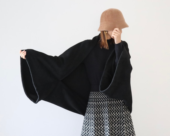 秋冬3way大人の高級メルトンフリースストール／ストールにもアウターにもブランケットにも使い方色々／ブラック 1枚目の画像