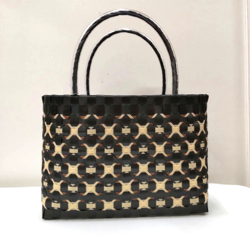 PPバンドバック、プラカゴ、かごバッグ　黒×ベージュ ppバンド プラカゴ かごバッグ お出掛けに！黒と焦げ茶とベージュ かご