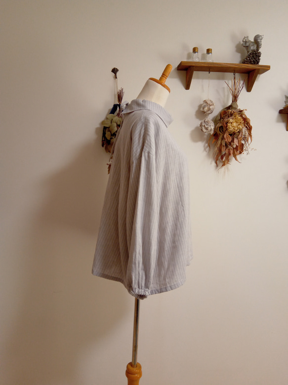 Ｗガーゼ ハイネックブラウスストライプグレー×白 2枚目の画像