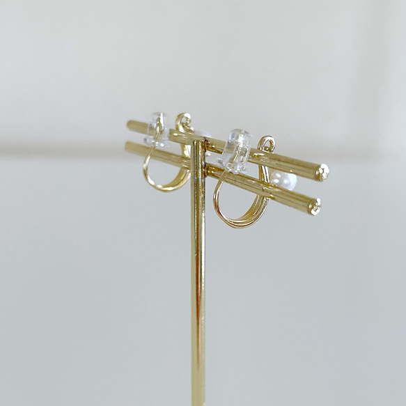 14kgf 痛くないイヤリング❦デザインフープ＆パール エレガント シンプル 小ぶり 7枚目の画像