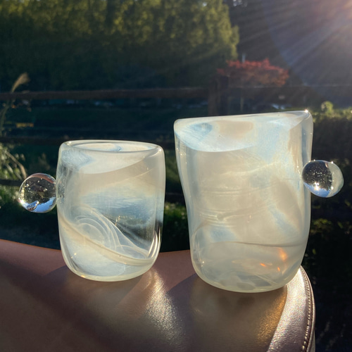 吹きガラスのうつわ グラス マーブル模様 雪景色 雲の白色 再生ガラス