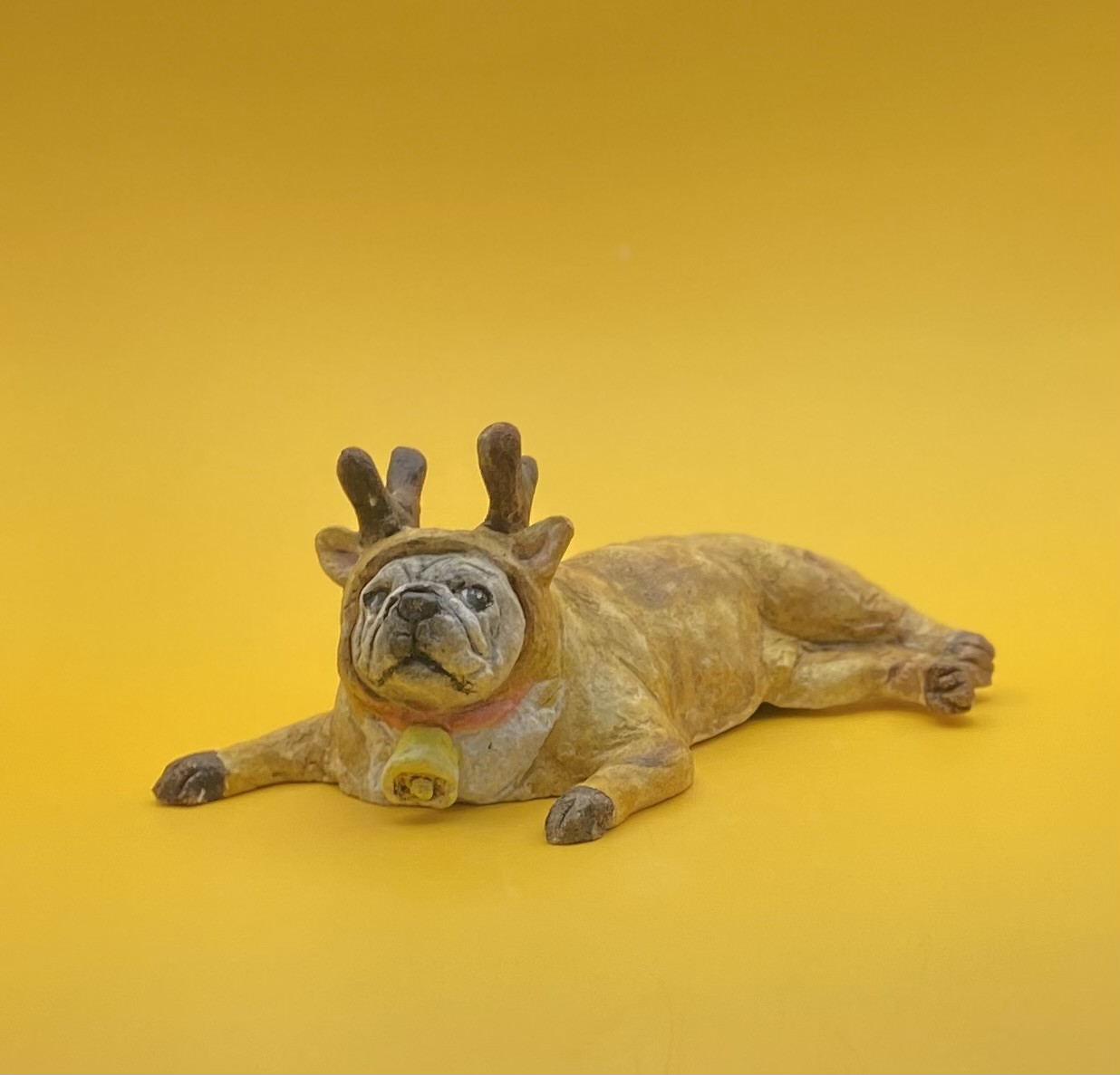 オーブン陶土のトナカイに変装したパグ 4,620円