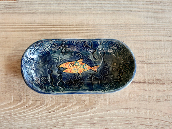 サカナノプレートS　Fish Dish!!  紺　つやつや 1枚目の画像