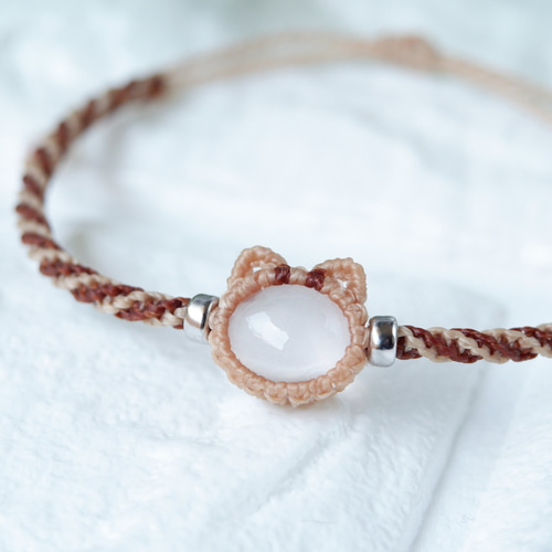 受注制作】ローズクォーツの茶トラ猫ちゃんブレスレット * マクラメ