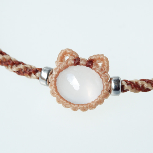 受注制作】ローズクォーツの茶トラ猫ちゃんブレスレット * マクラメ